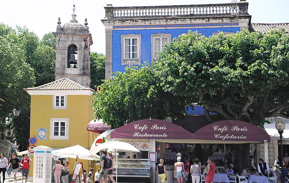 The Largo Rainha Dona Amélia